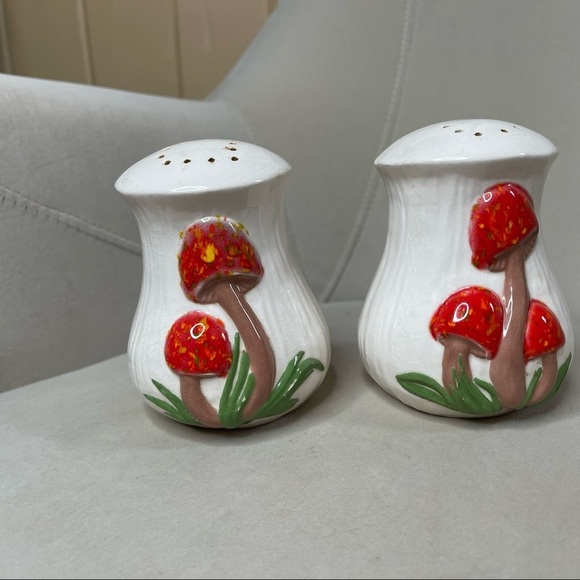 Vintage Mushroom Salt and Pepper shaker Set MCM Home Decor Retro Large - Picture 3 of 5